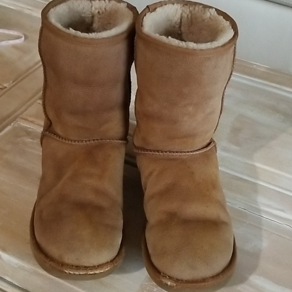 UGG Other - UGG S/N 5898 suede Winter boots